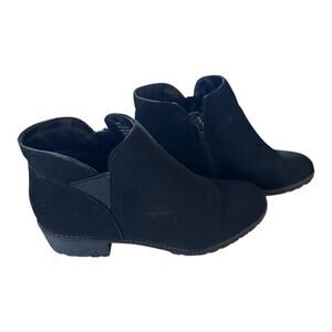 Me Too Davie Black Ankle Booties Womens Size 6.5 Comfort Low Heel Boots
